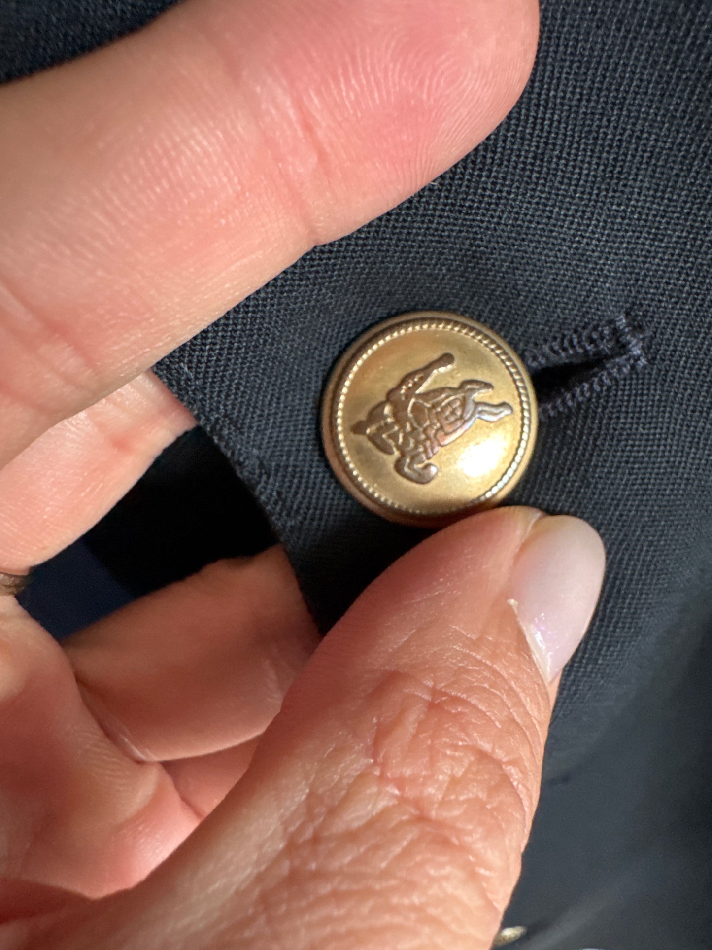 Sacou Burberry plus size petite cu nasturi aurii cu logo și interior cu print specific