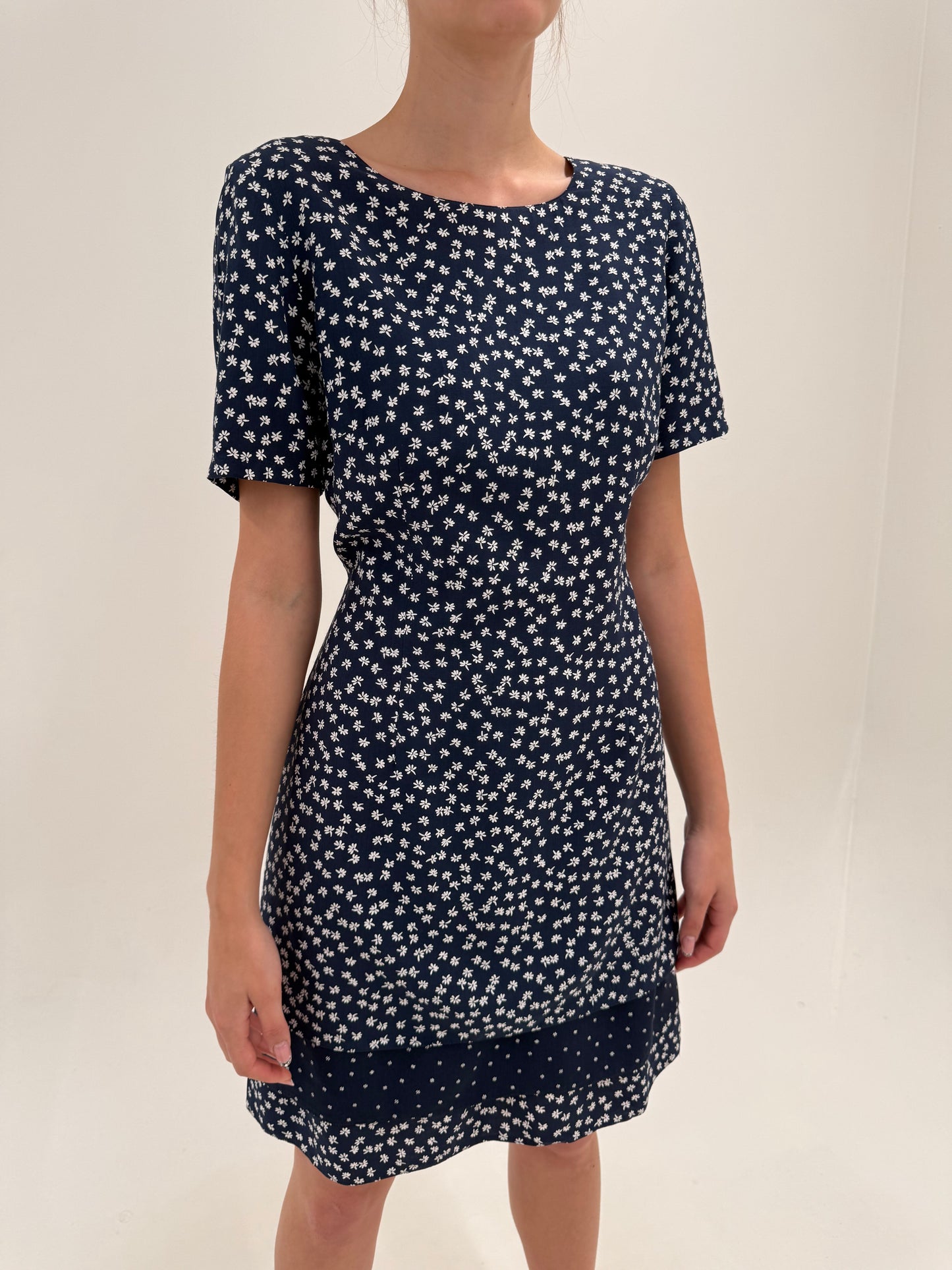Rochie italiană vintage în croi clasic ușor cambrat cu fusta tip petale