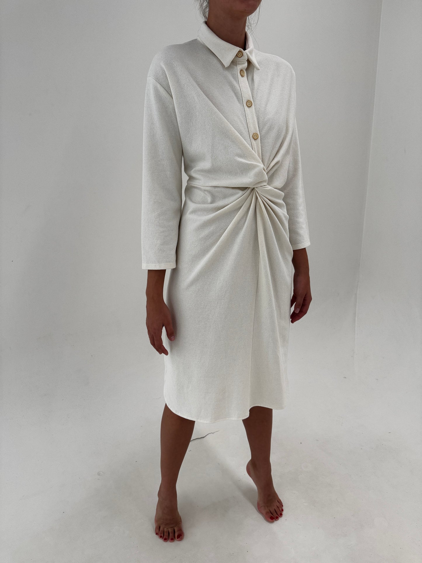 Rochie off white tip cămașă din bumbac gros cu talie fronsata