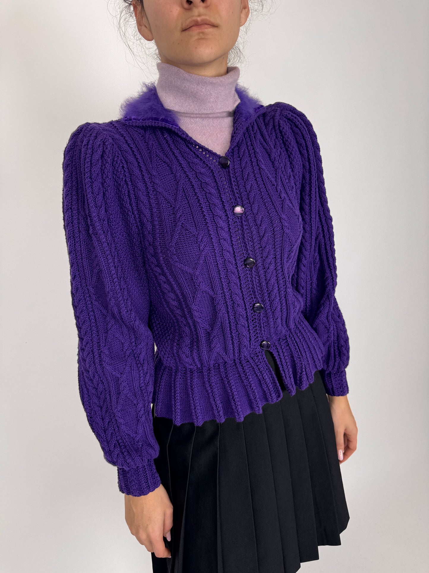 Cardigan vintage bijuterie indigo violet din lana plină extrafina