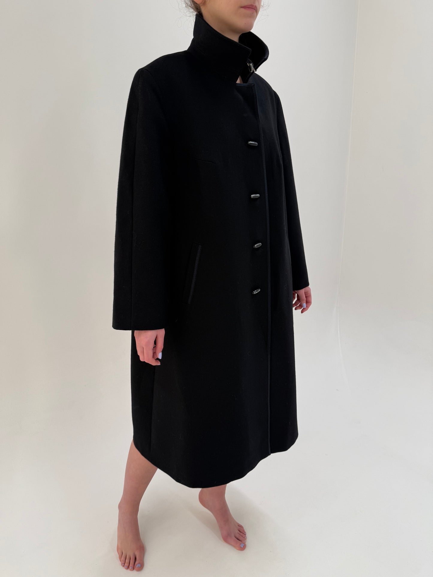 Palton old vintage anii 80 în croi arhitectural super revenit în trend din lana worsted