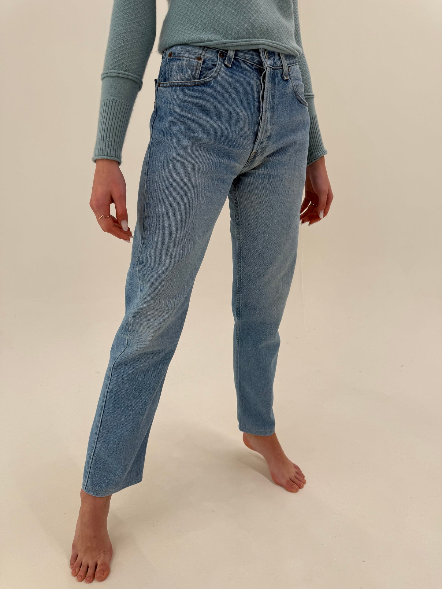 Jeans vintage Levi’s 501 anii 90