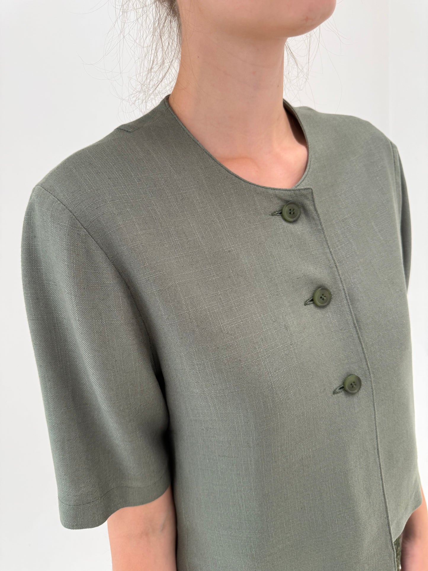 Sacou din pânză de in Sage green in croi lejer minimalist
