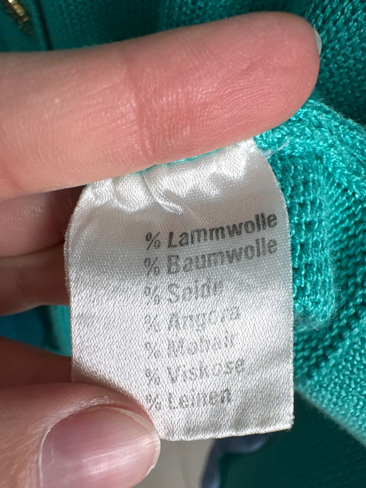 Cardigan lung aqua blue cu aplicații și nasturi metalici aurii bijuterie