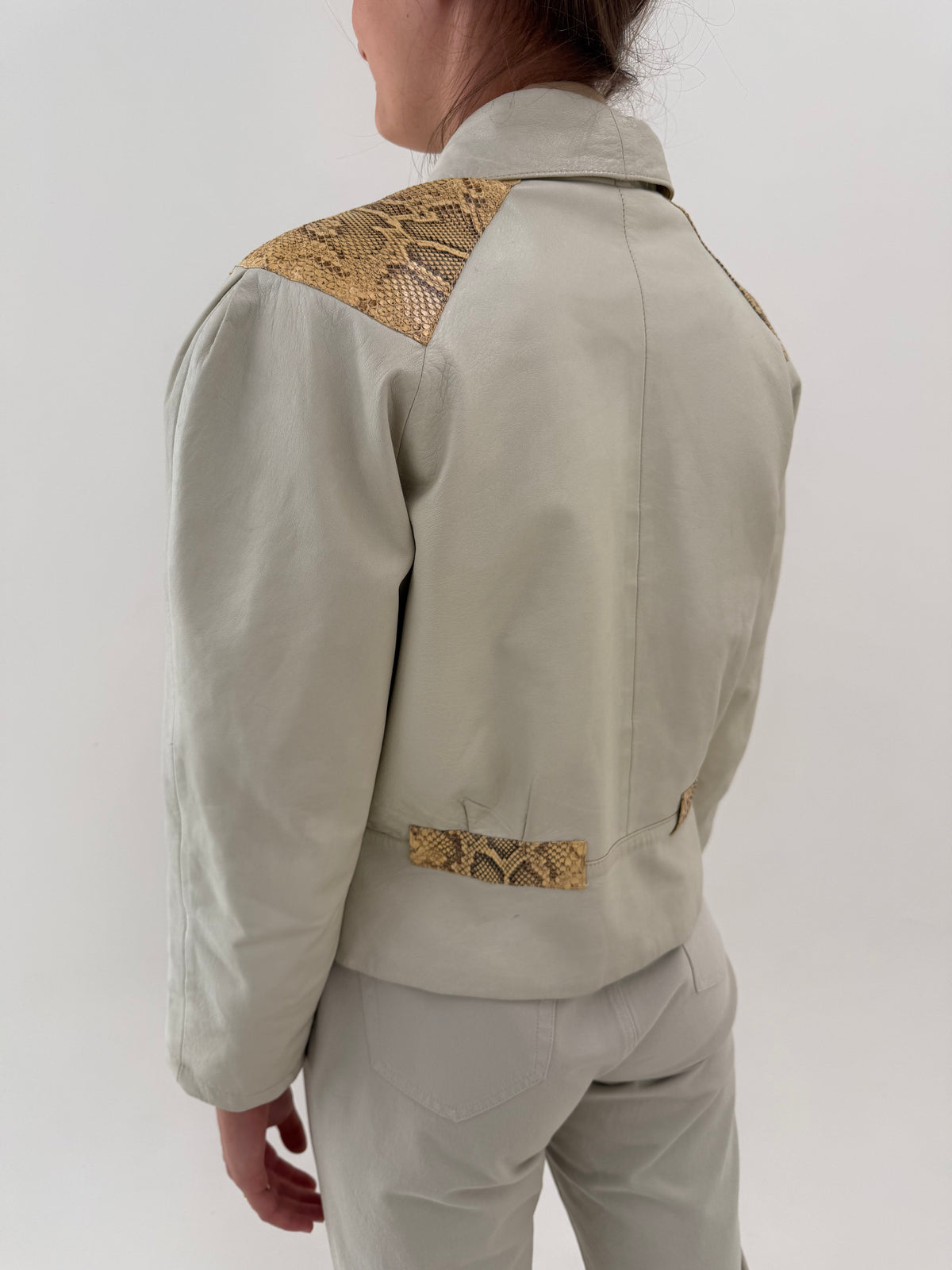 Geaca vintage cu inserții din piele de șarpe camel pe piele mănușă off white