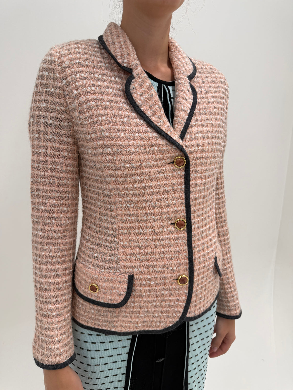Sacou in stil Chanel de brand luxury italian Liola din tweed ultra confort de lana