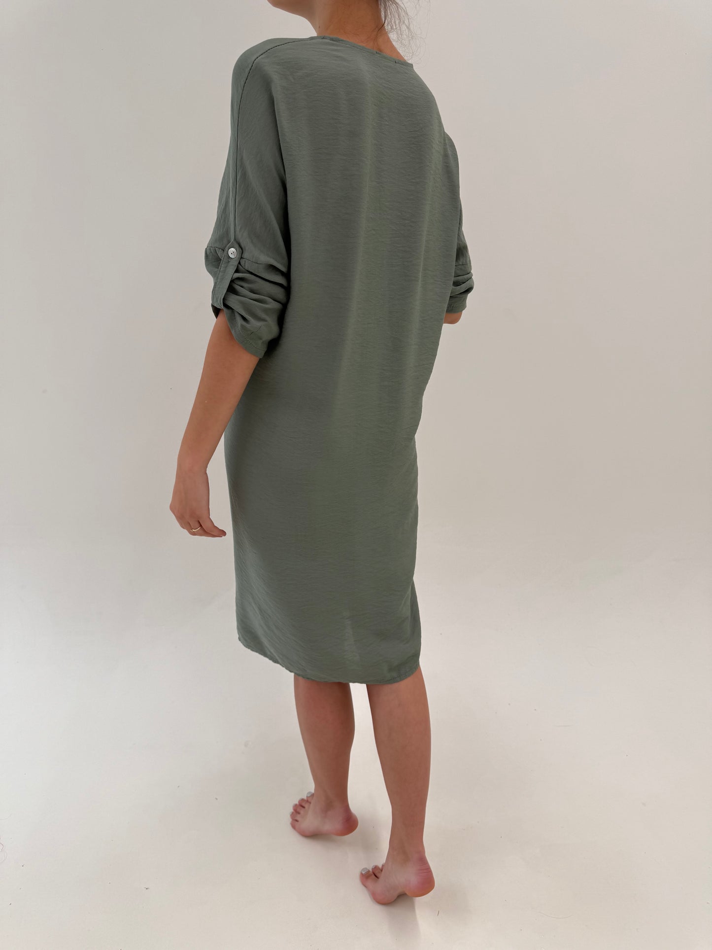 Rochie italiană valoroasă cu fronseu Sage green în croi lejer