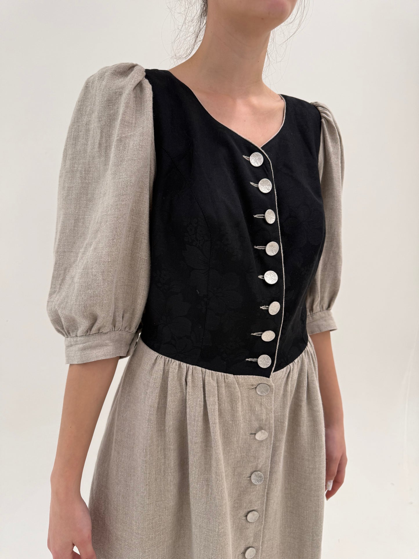 Rochie vintage din pânză grea de in cu corsaj și buzunare