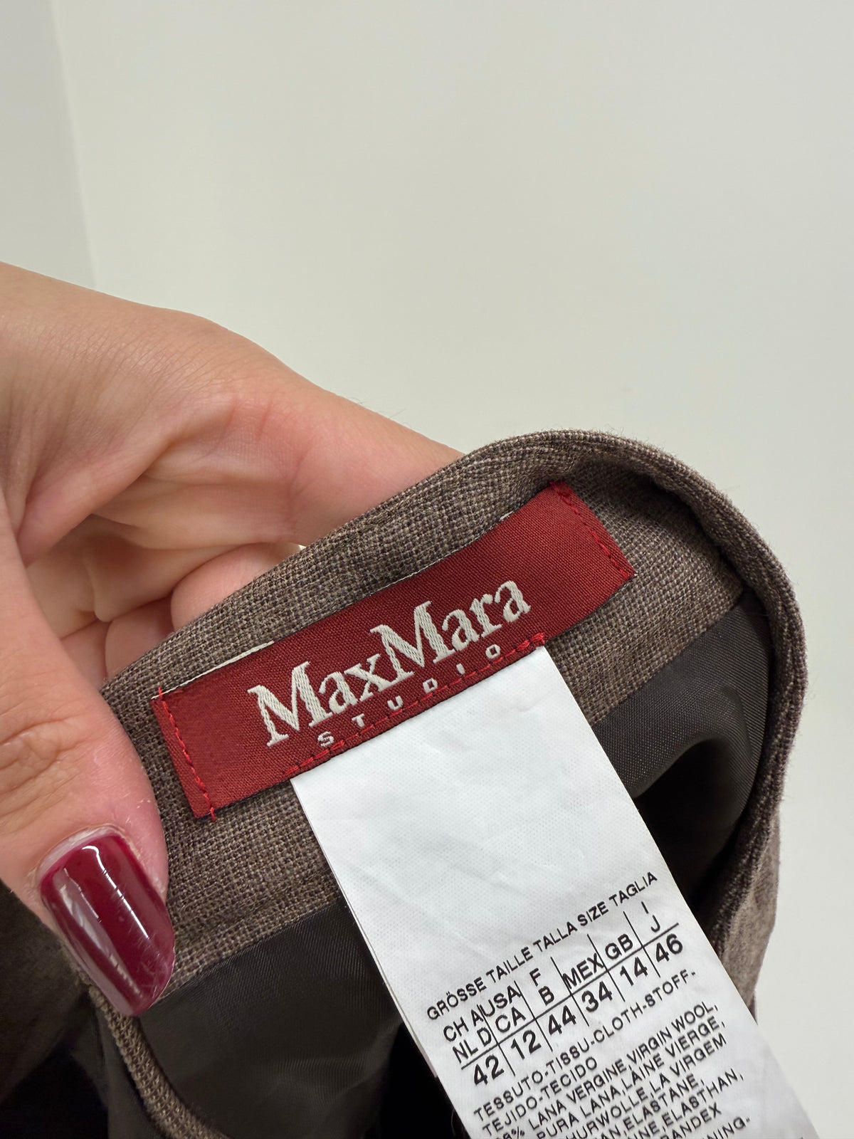Fustă Max Mata taupe în croi ultra chic elaborat creion din lana extrafina