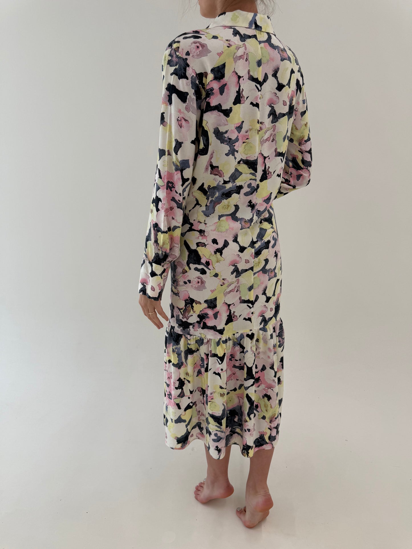 Rochie cămașa super vaporoasă maxi în croi lejer și print superb
