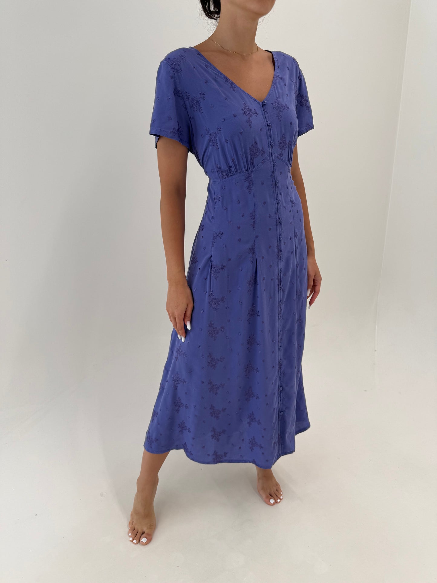 Rochie maxi lavandă din bumbac excepțional integral brodat cu talie reglabilă