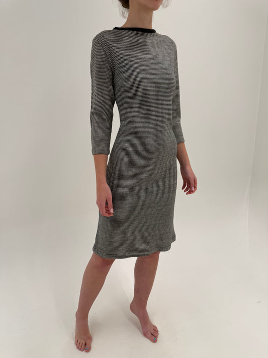 Rochie Old vintage body-skimming anii 60 din tricot de lana extrafina