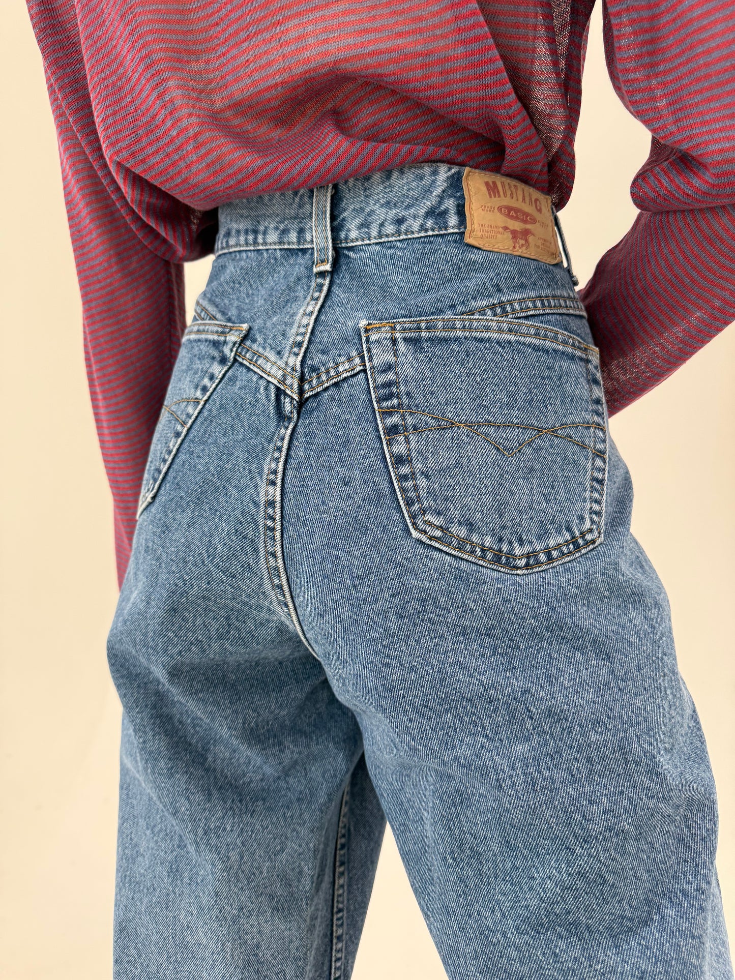 Jeans vintage premium mom fit clasic wash cu talie ultra înaltă