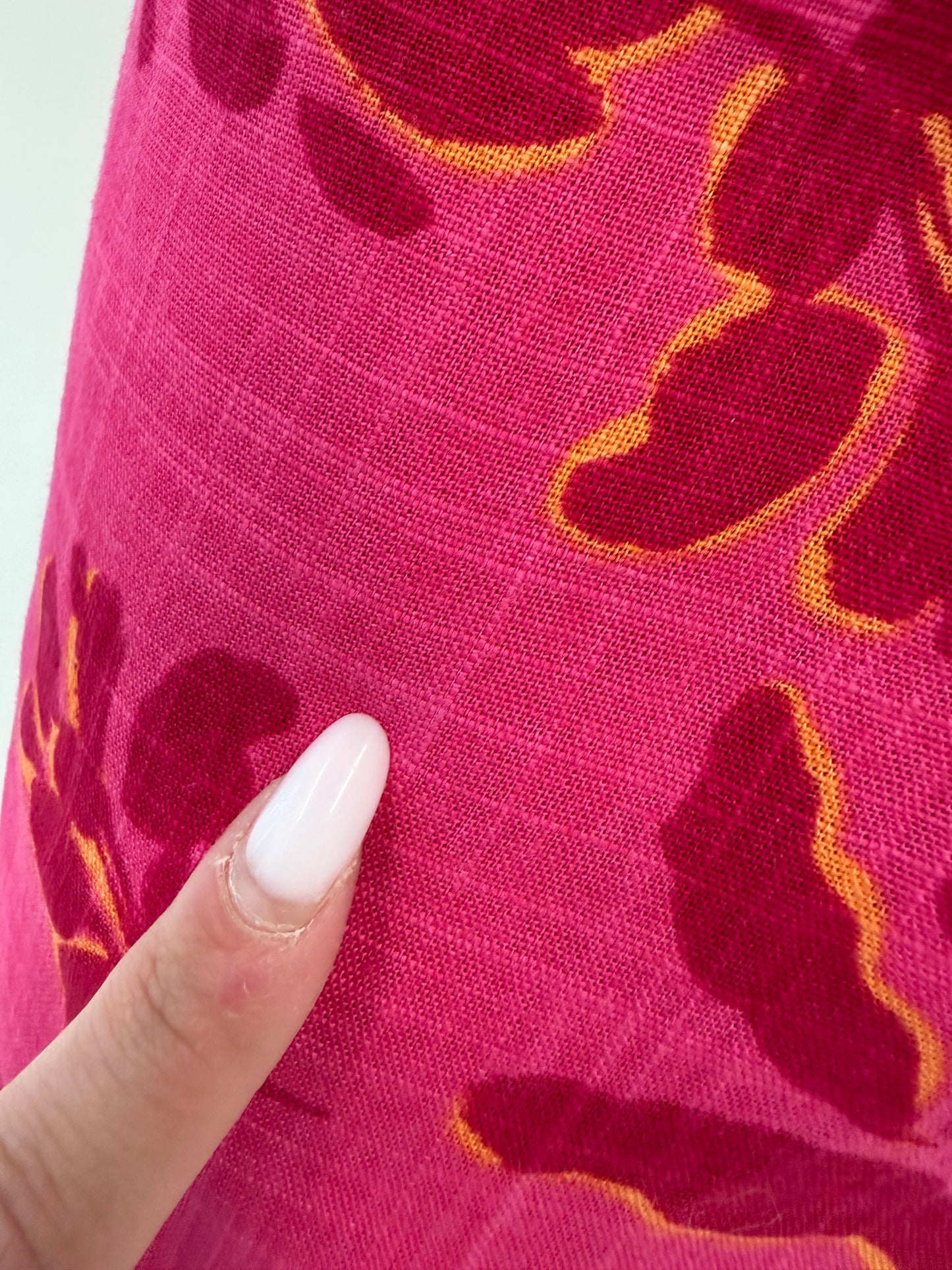 Rochie maxi fucsia din pânză de in cu taie elastică