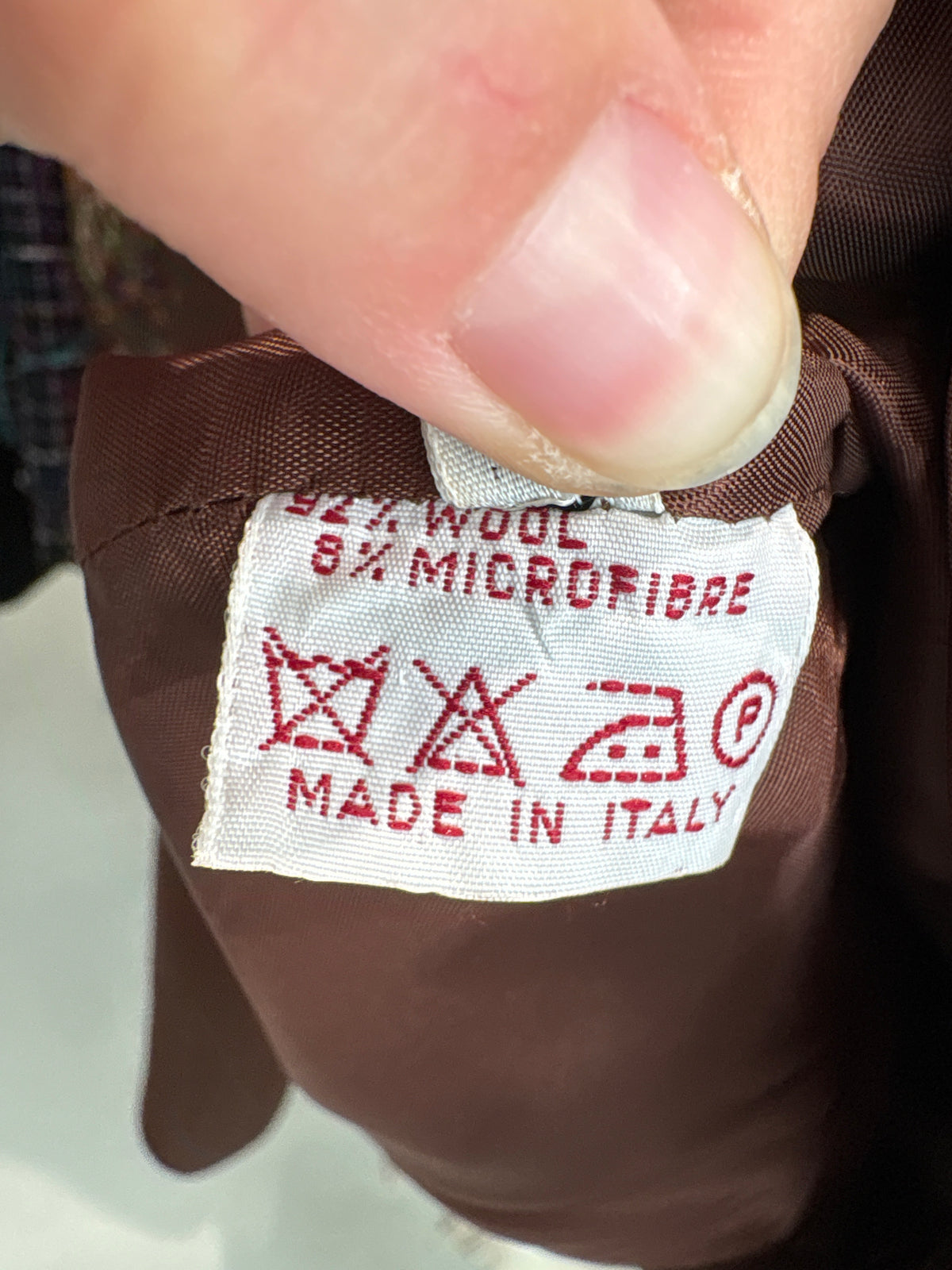 Jacheta cambrata chocolate brown din lana excepțională în croi cambrat