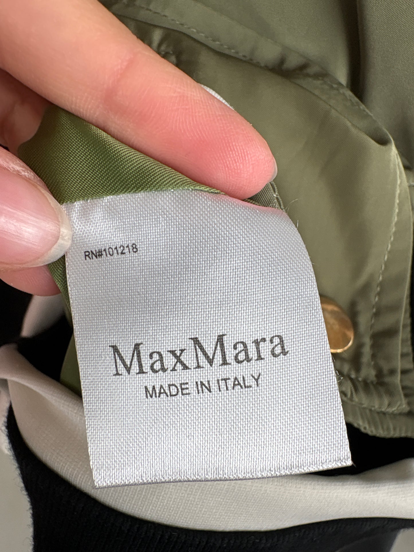 Bomber Max Mara light kaki cu feronerie aurie impermeabil