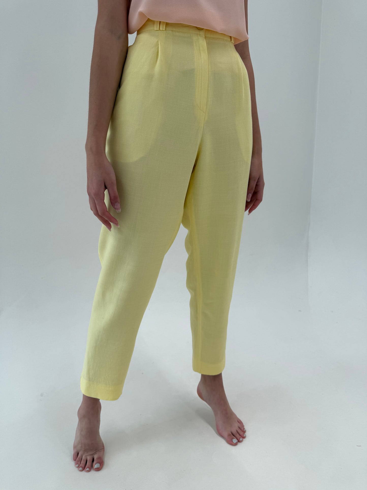 Pantaloni vaporoși butter yellow din panzica cu talie ultra înaltă