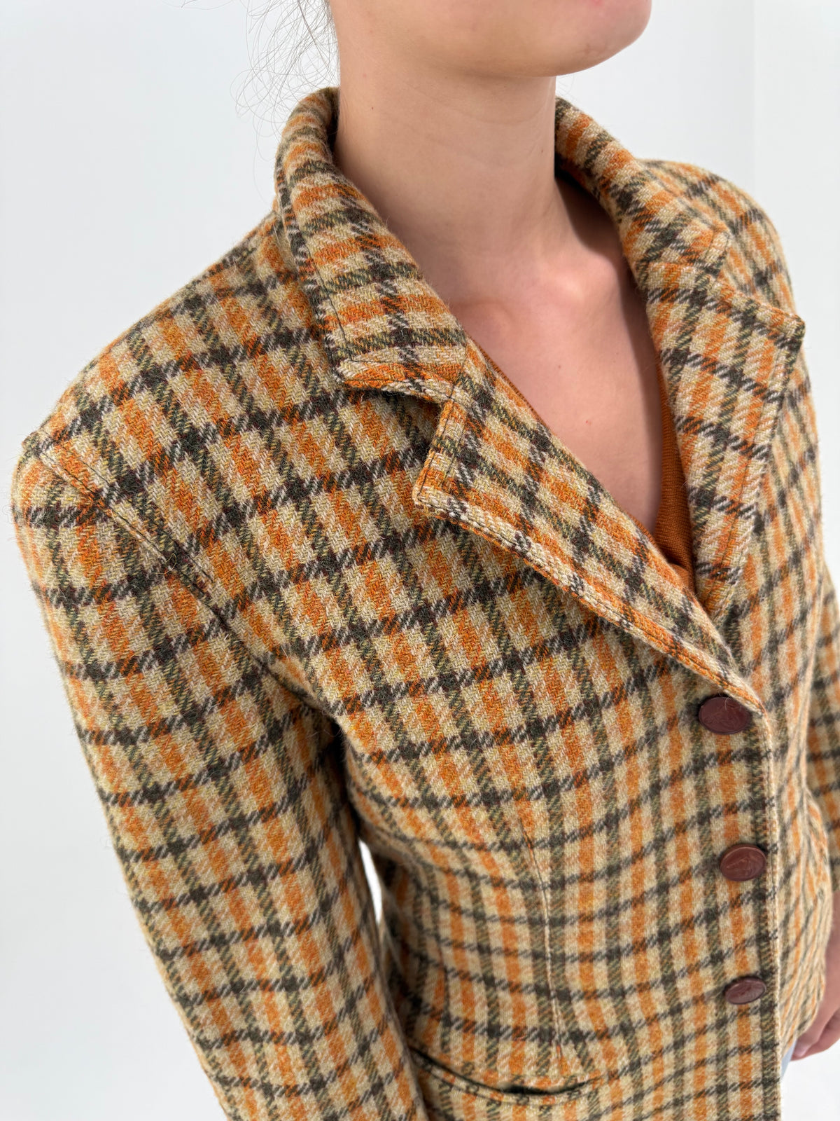 Sacou petite Alberta Feretti petite cambrat din tweed gros de lana camel