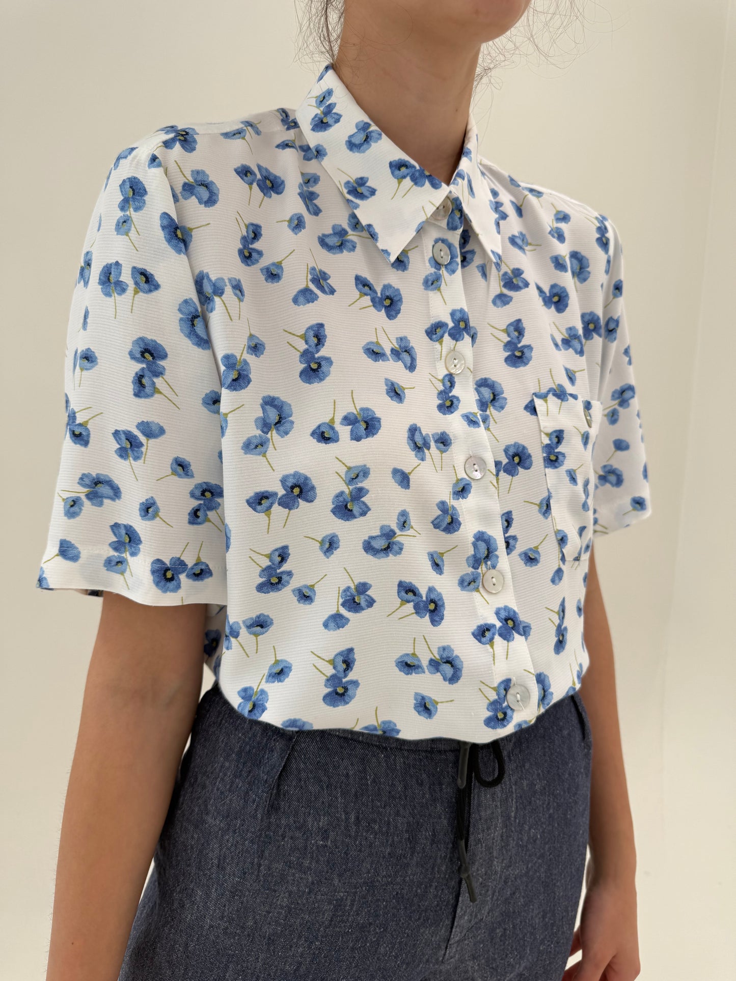 Cămașa vintage cu print superb din poplin ușor structurat și texturat
