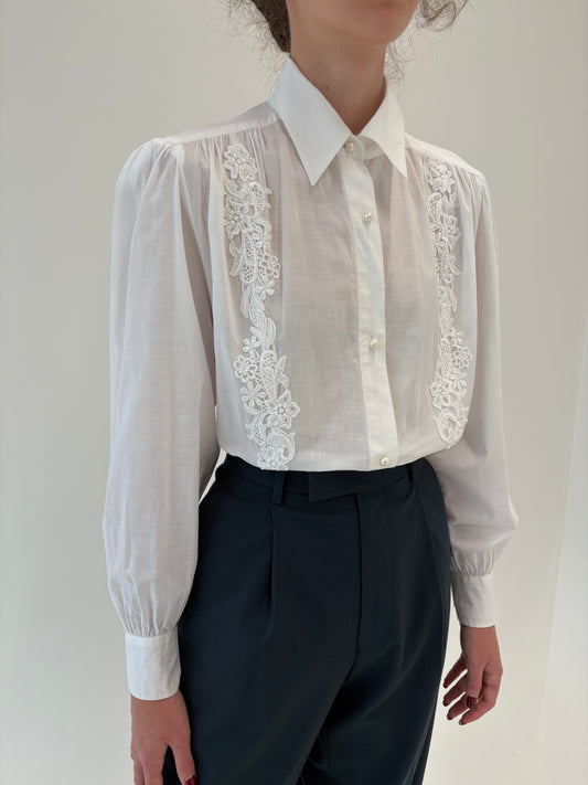 Cămașa/ Rochie vintage în croi lejer cu aplicații de dantelă