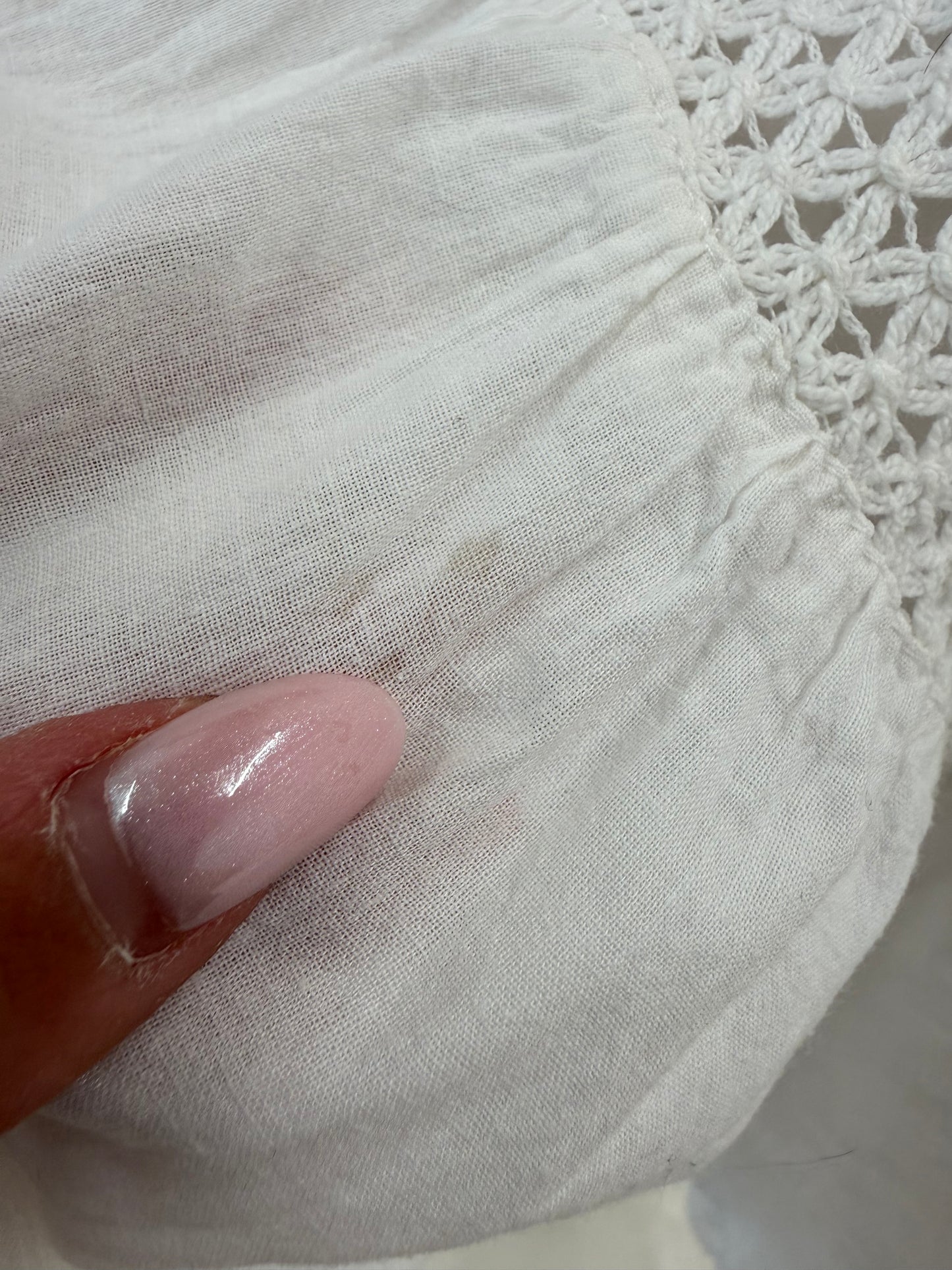 Rochie maxi albă din cea mai fină panzica de bumbac cu broderie și dantelă macrame