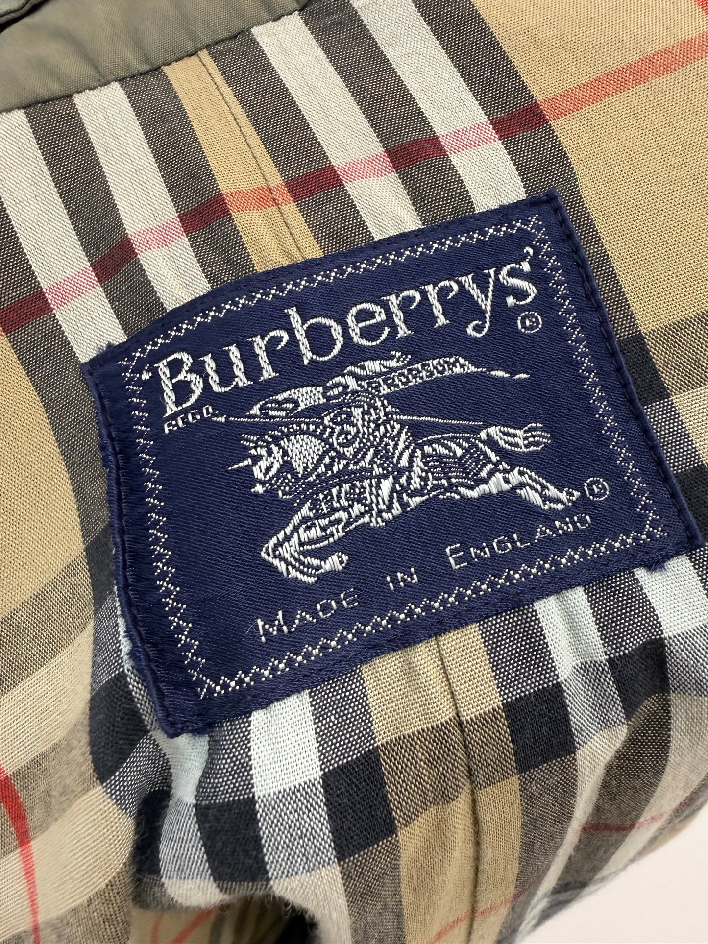 Trench vintage Burberry kaki cu talie reglabilă cu cordon