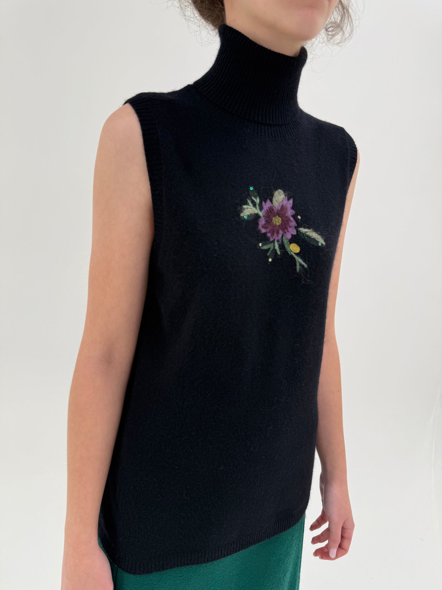 Maleta neagră din lana cu Angora și cașmir