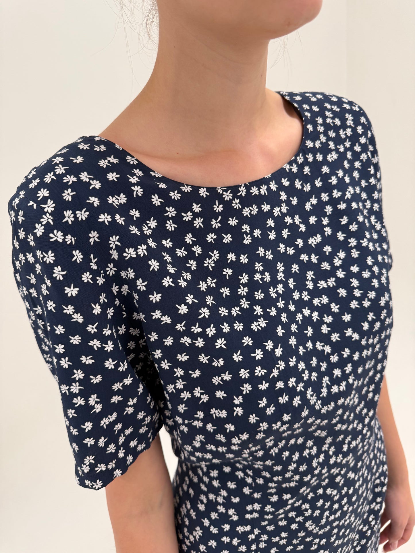 Rochie italiană vintage în croi clasic ușor cambrat cu fusta tip petale
