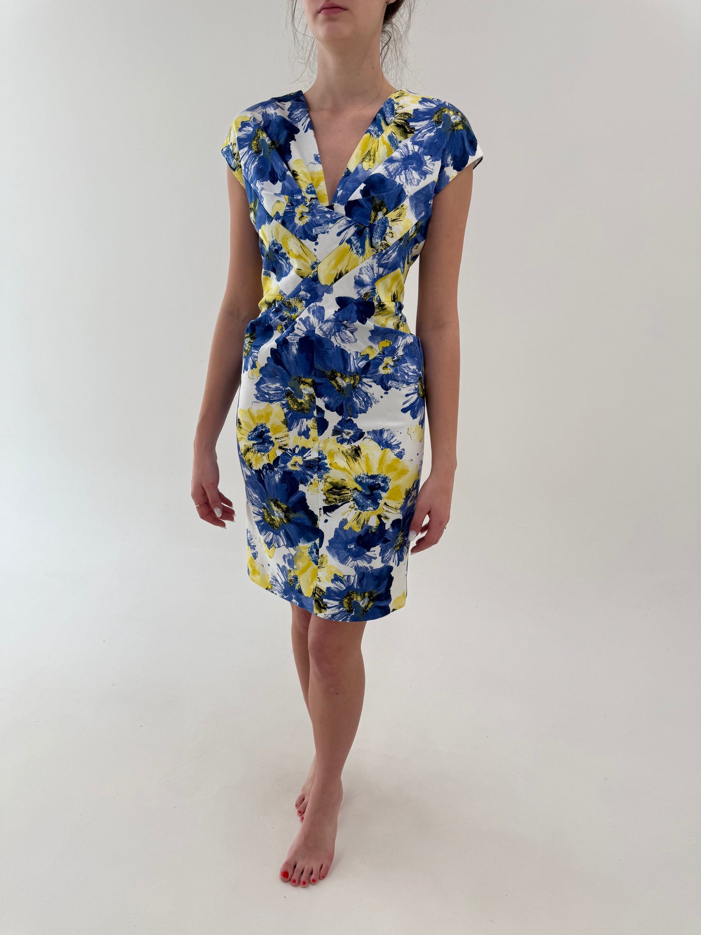 Rochie cu detalii fronsate și print floral stilizat din bumbac ultra confort