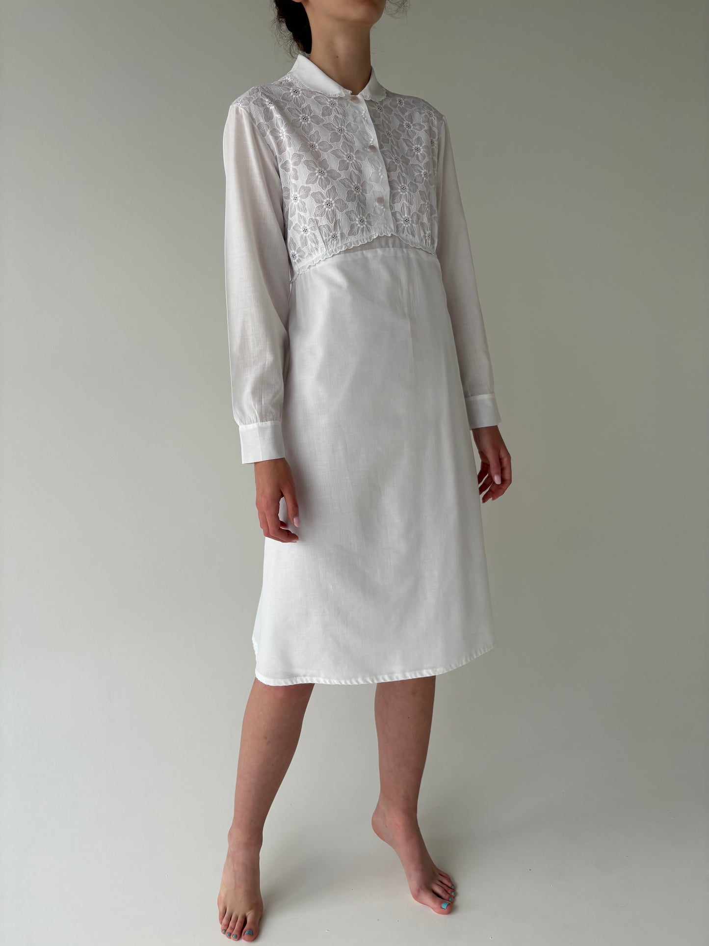 Rochie vintage tip cămașă din panzica de bumbac cu broderie