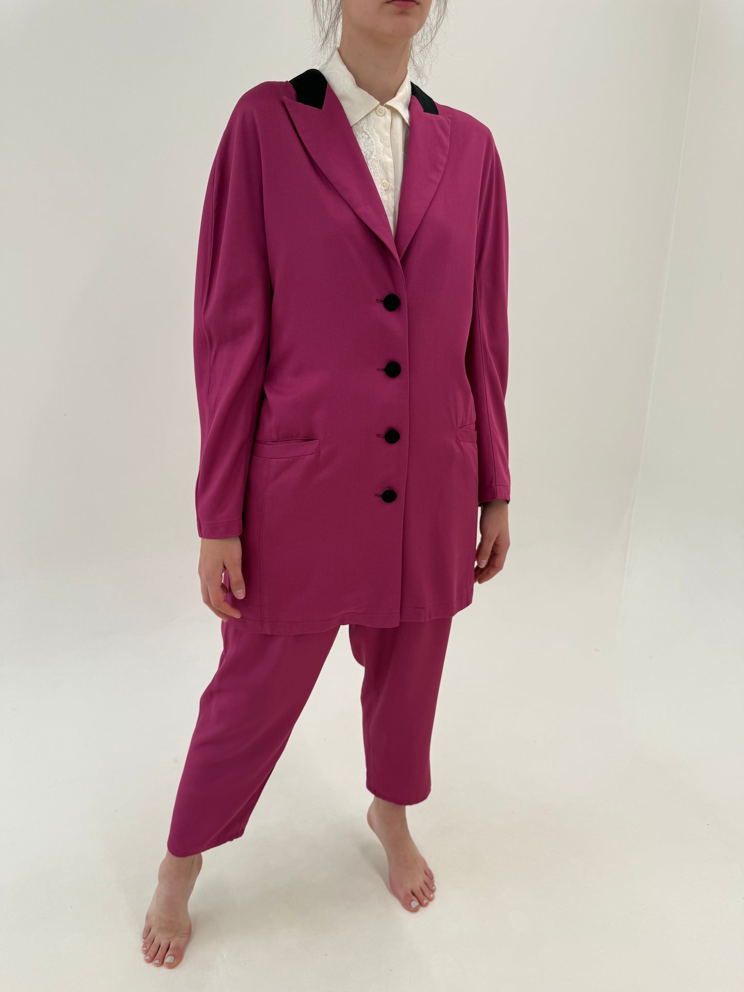 Deux piece dark fucsia de vară cu sacou ușor cambrat și pantaloni cu pense