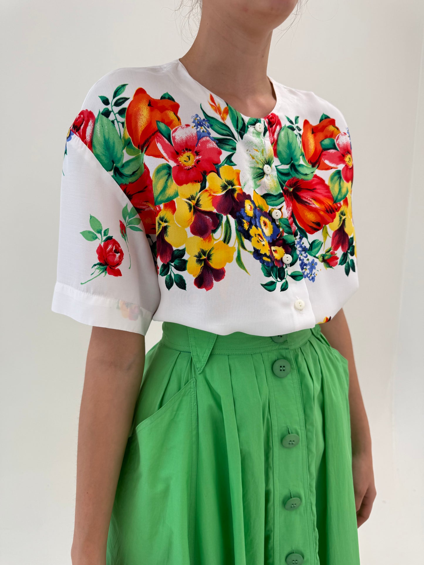 Cămașa vintage cu print floral superb din material premium natural