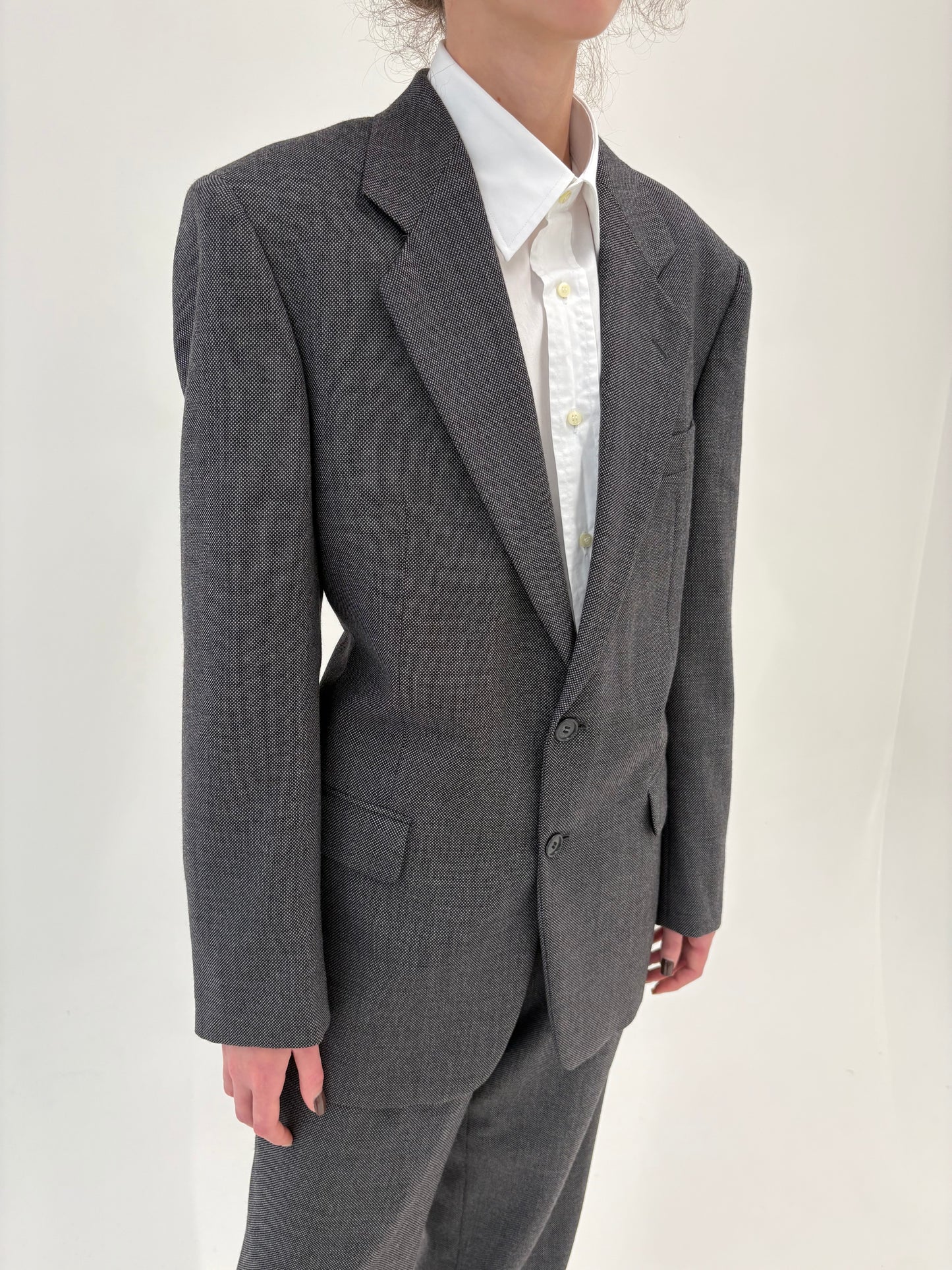 Costum italian din stofă texturată de lana pura certificata alb cu negru