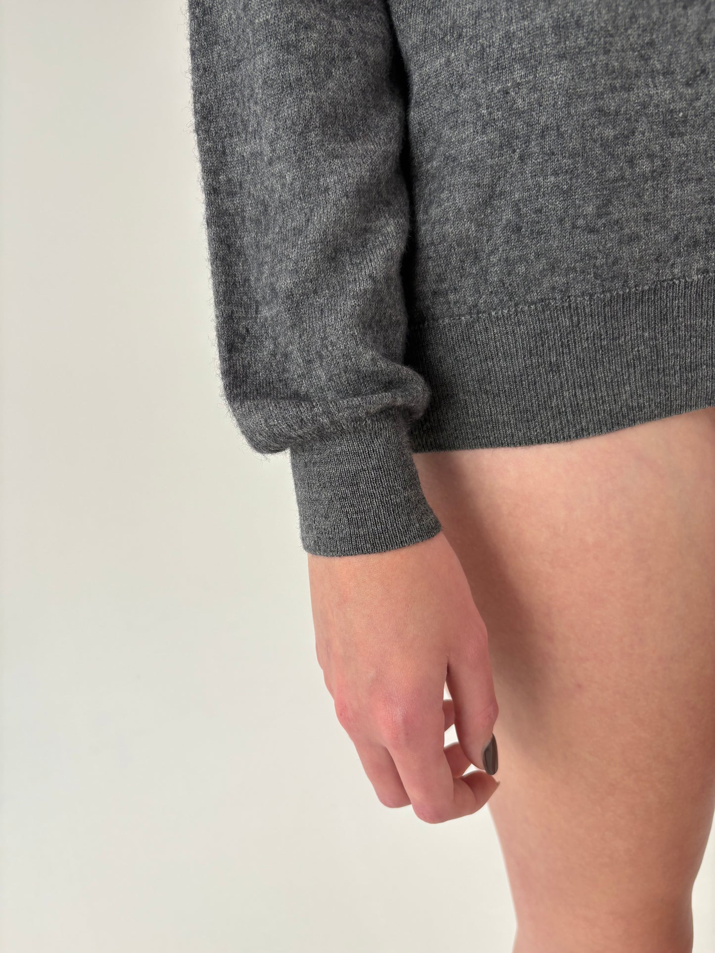 Maleta din lana merino extrafina cu manșete îngustate