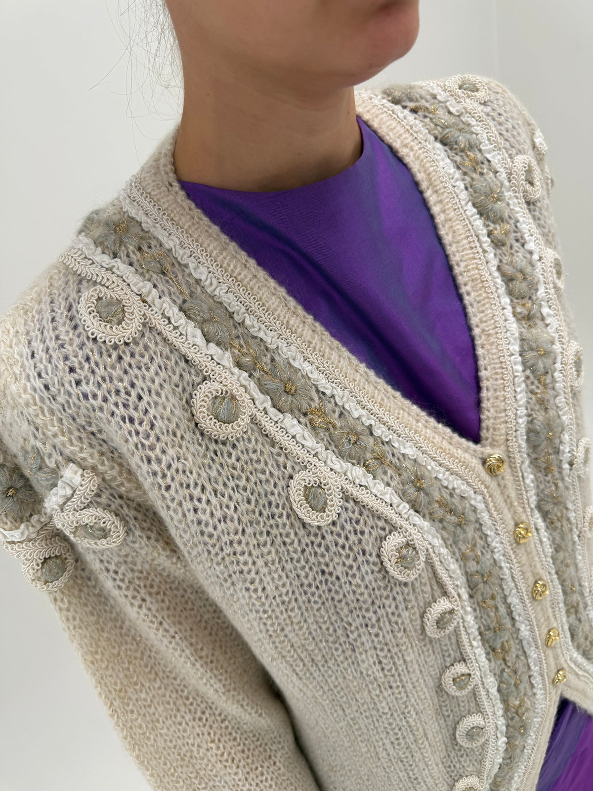 Jacheta vintage / cardigan bijuterie cu broderie manuală 3D din lana