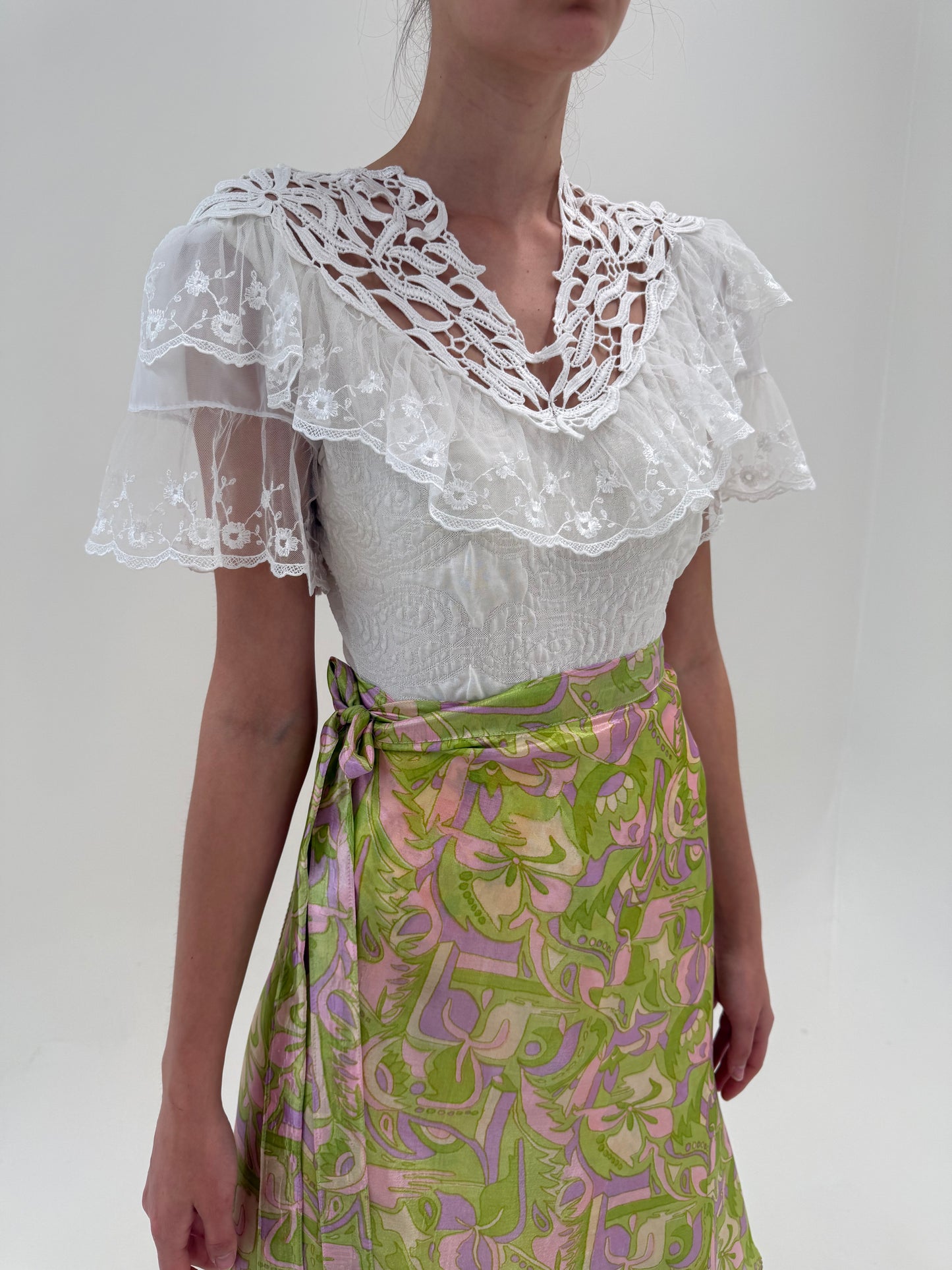 Body vintage spectaculos modelator cu dantelă macrame și chantily