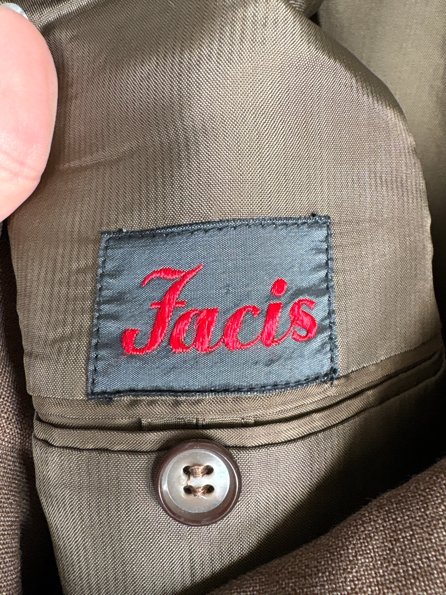 Sacou chocolate brown din lana ușor structurată în croi actual