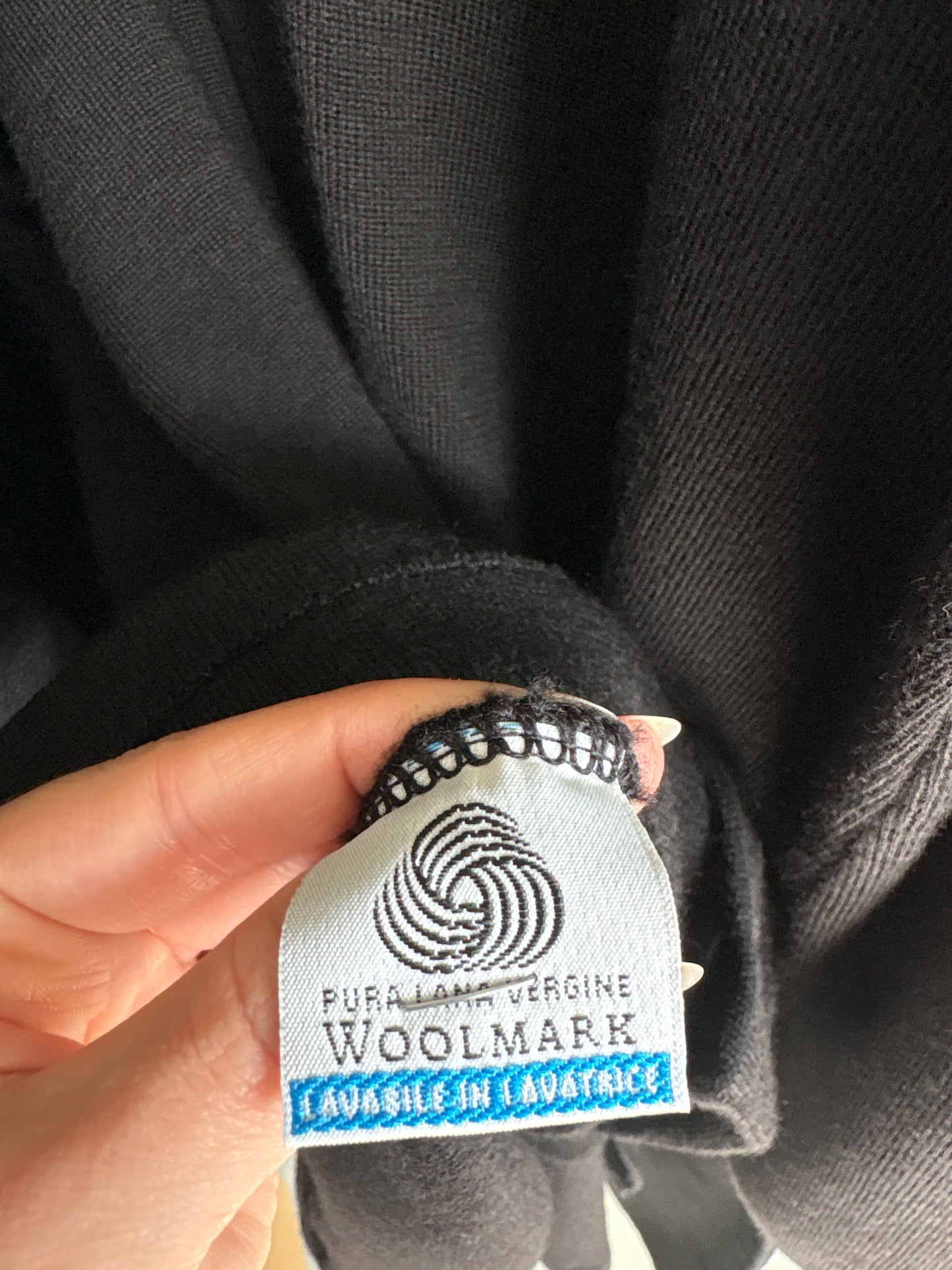 Cardigan lung negru petite  din lana merino extrafina certificată
