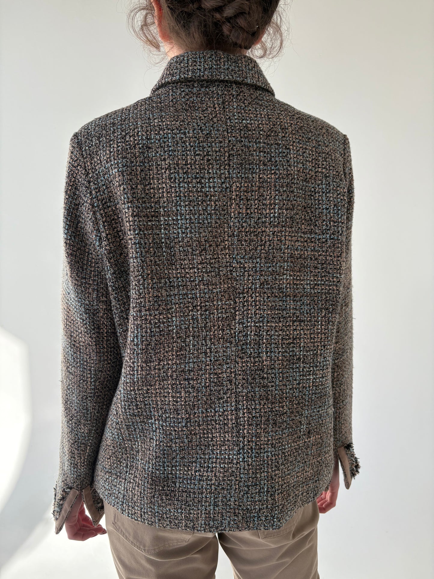 Jacheta Camel în stil Chanel din tweed cu inserții baby blue