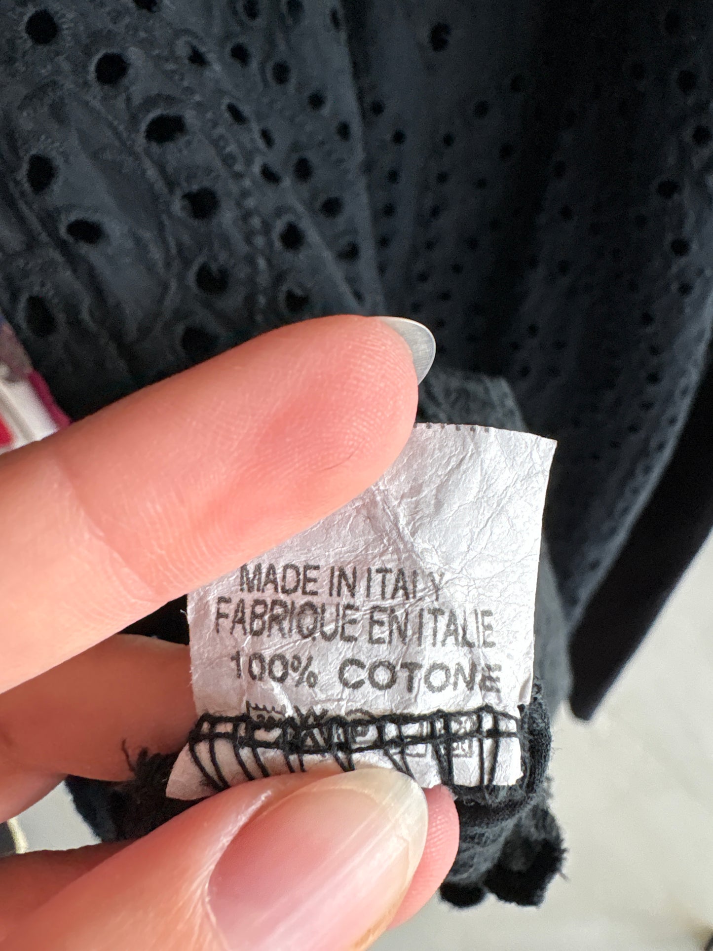 Rochie / tunică neagră integral cu broderie anglaise și decolteu elastic