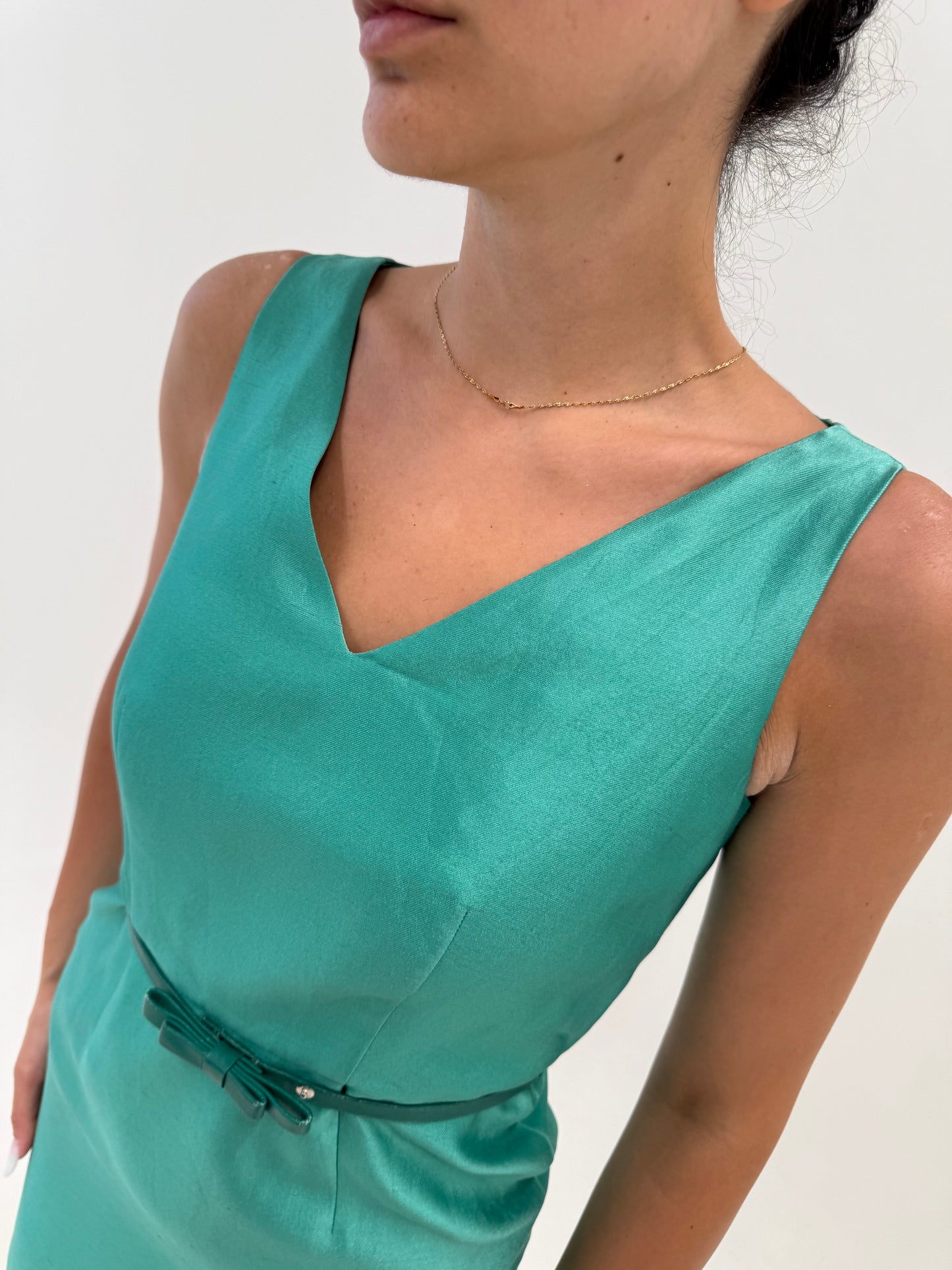 Rochie Max Mara de la business la cocktail din mătase naturală plină cu curea din piele