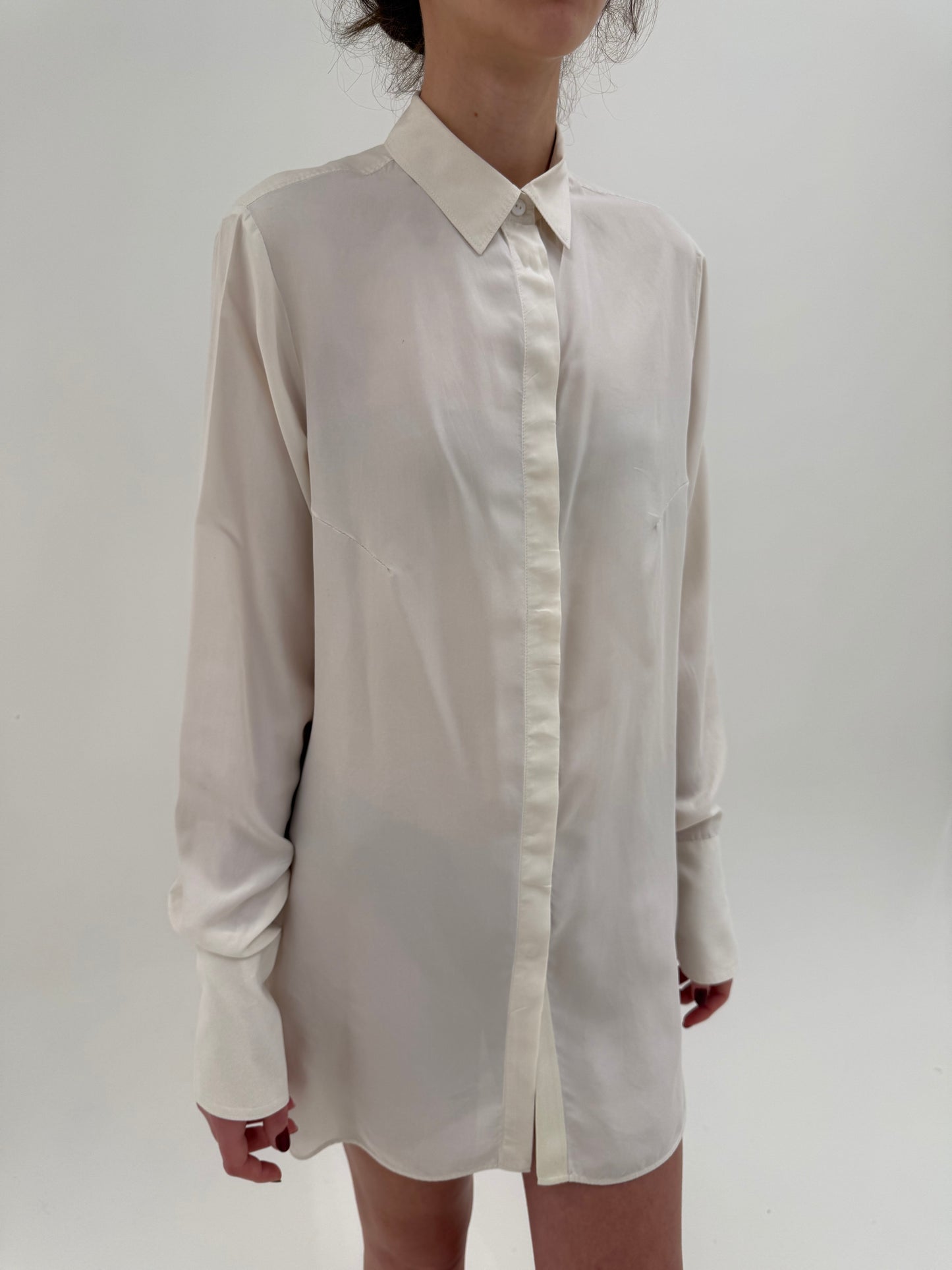 Cămașa tall din gama Max Mara din mătase naturală