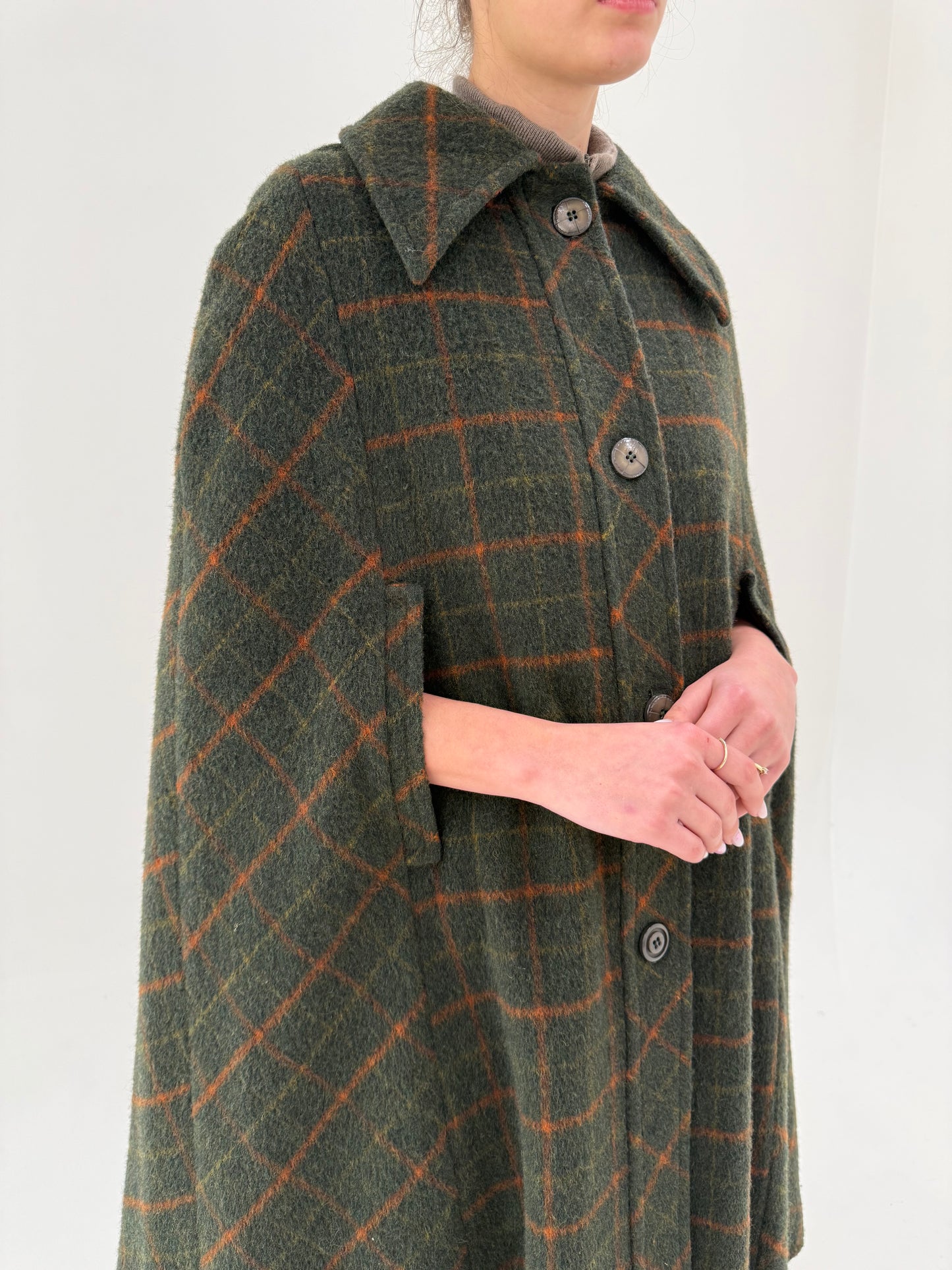 Capa vintage forest green în carouri fine camel din lana