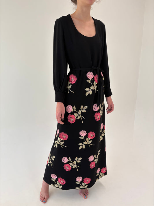 LBD vintage maxi cu broderie excepțională cu bujori și talie marcată