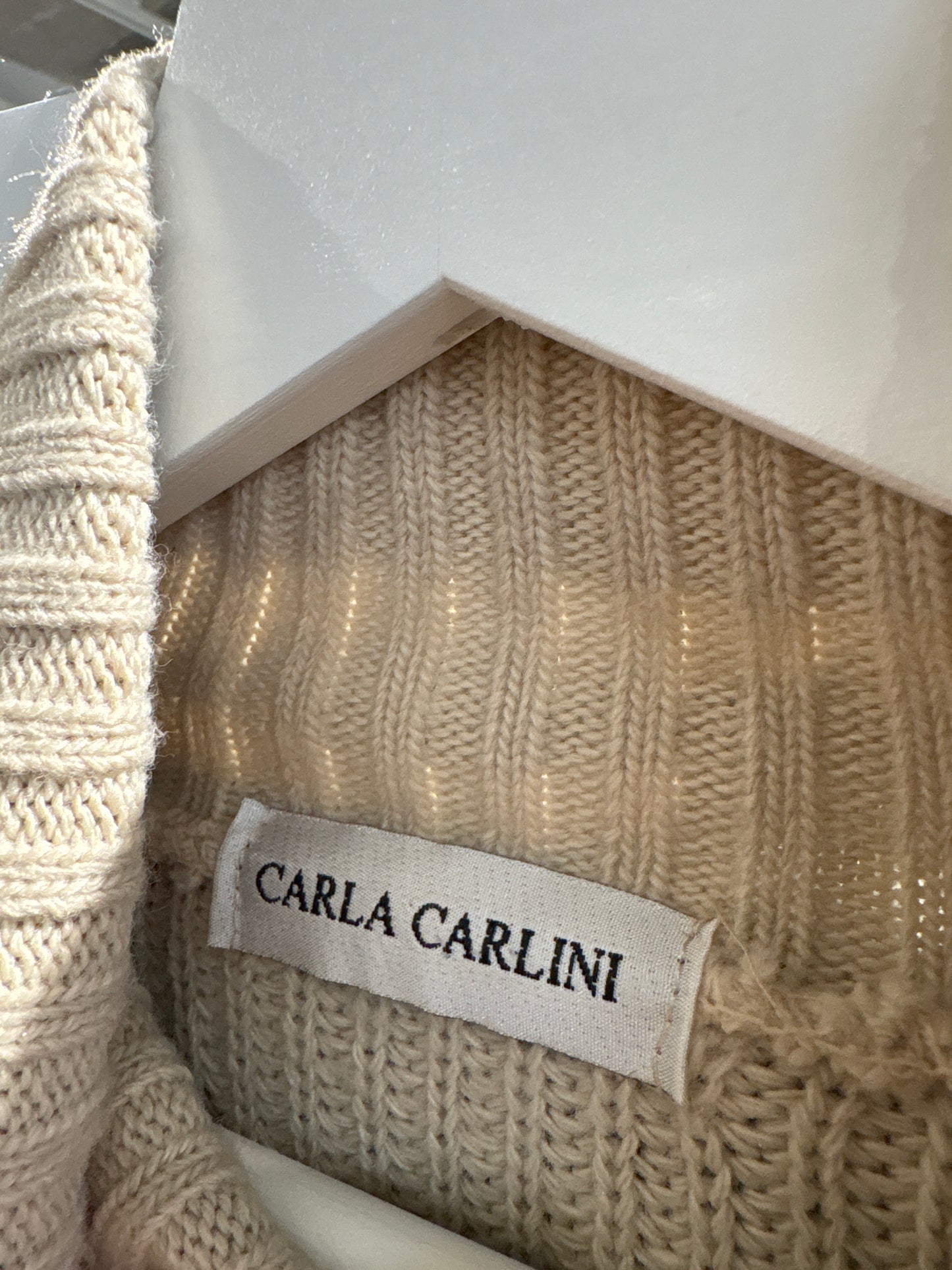 Maleta italiană off white petite in croi lejer din lana extrafina groasă