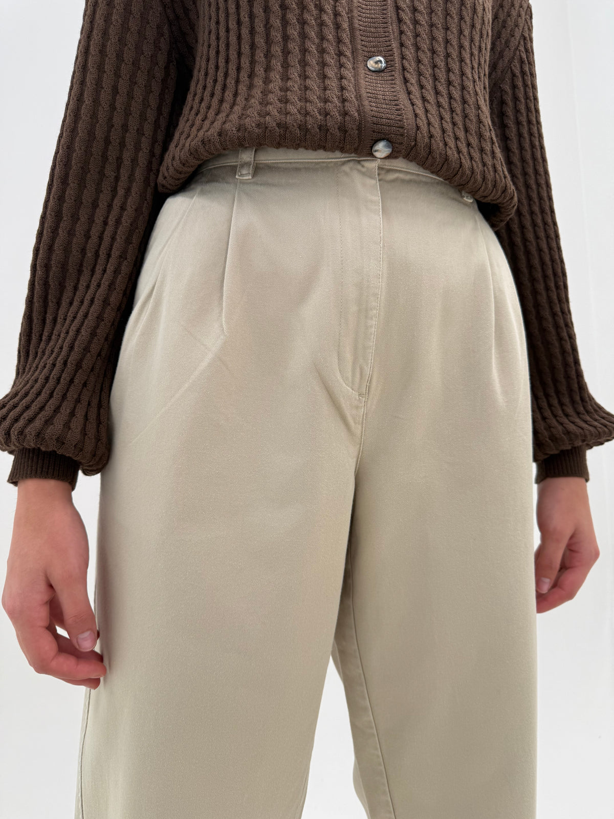 Pantaloni Ralph Lauren camel cu pense și talie ultra înaltă din heavy cotton twill