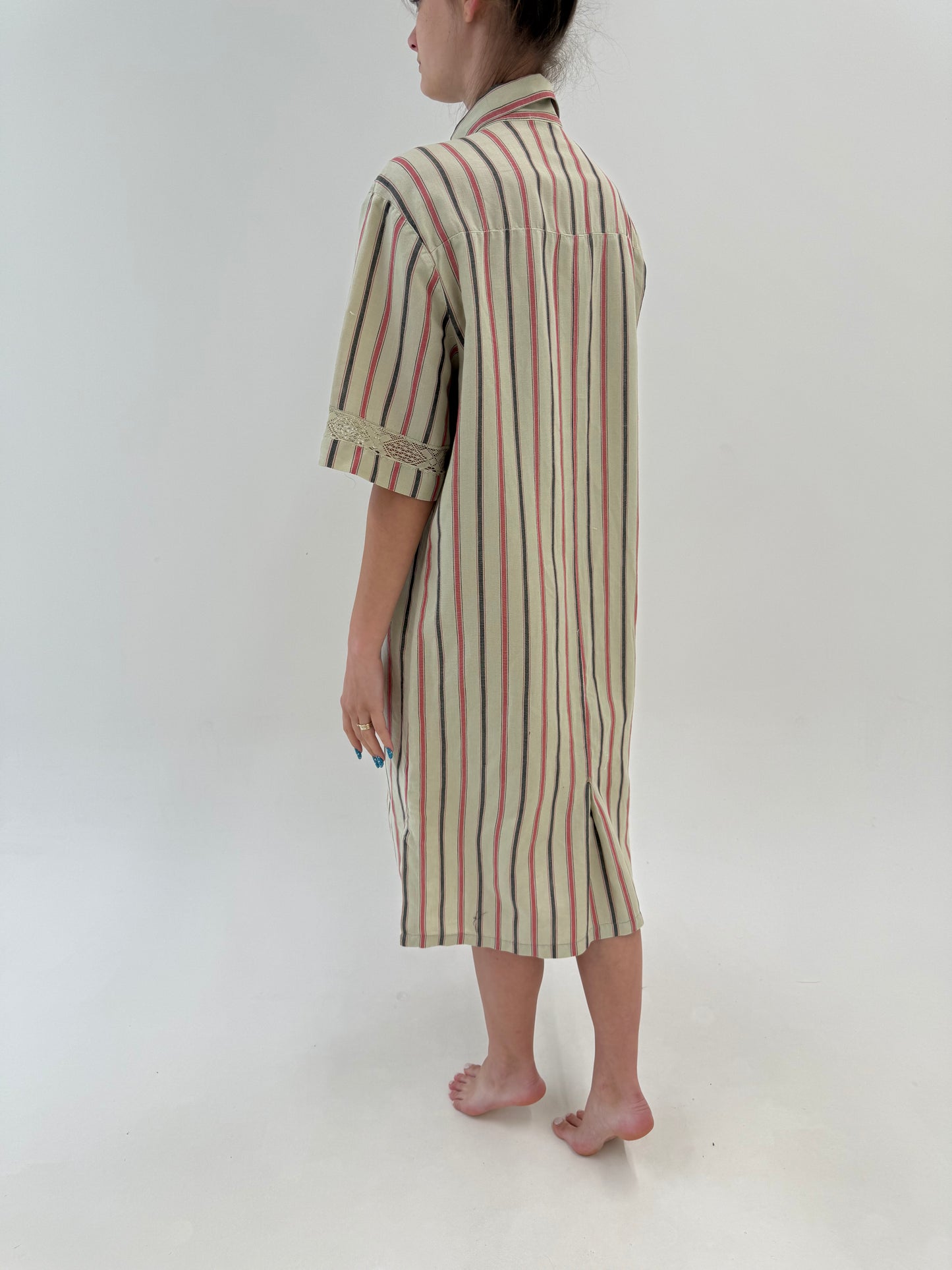 Rochie vintage italiană din pânză excepțională de in cu broderie și macrame