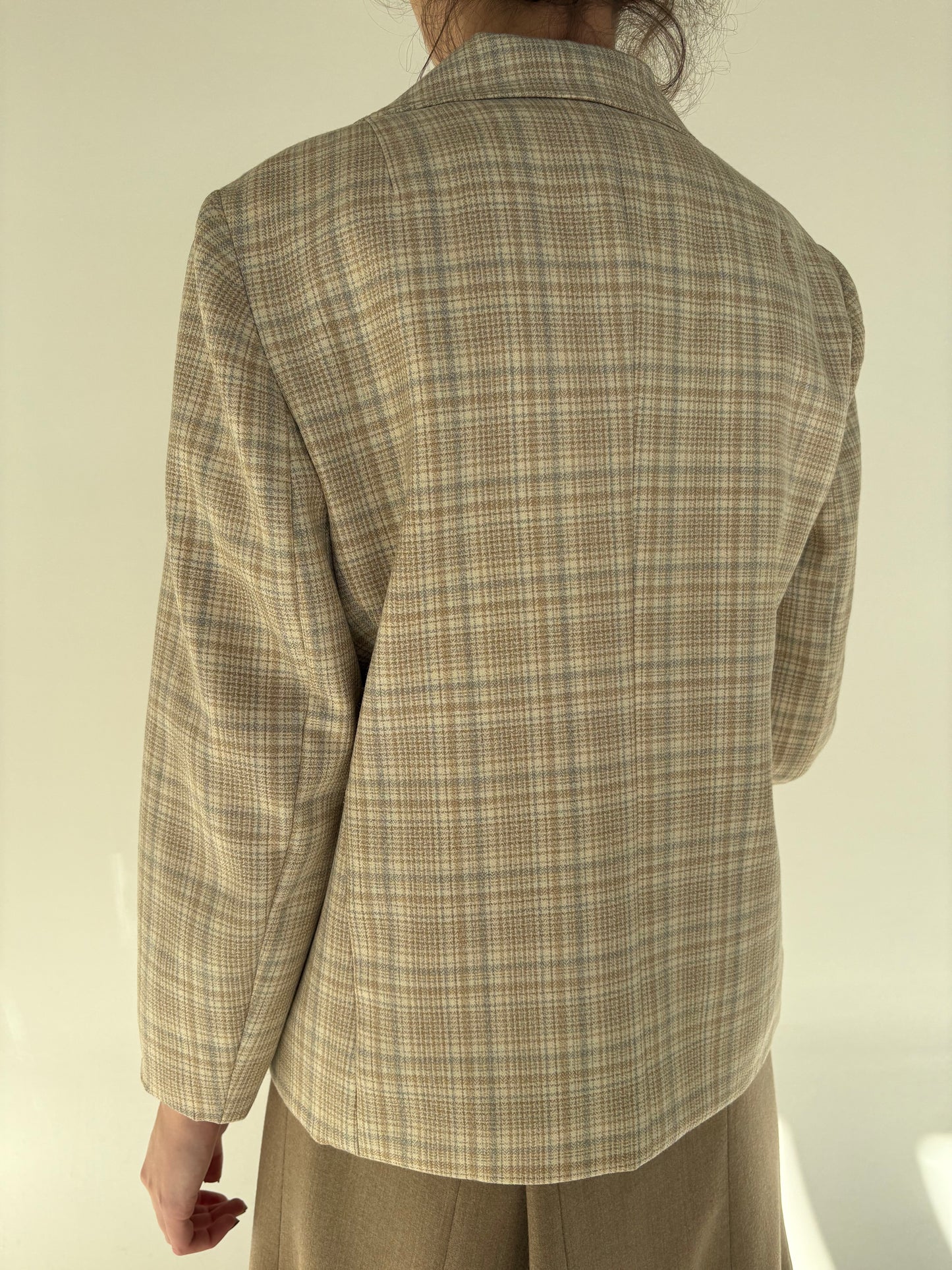 Sacou old vintage anii 70 din lana pura certificată în nuanțe de nude și baby blue