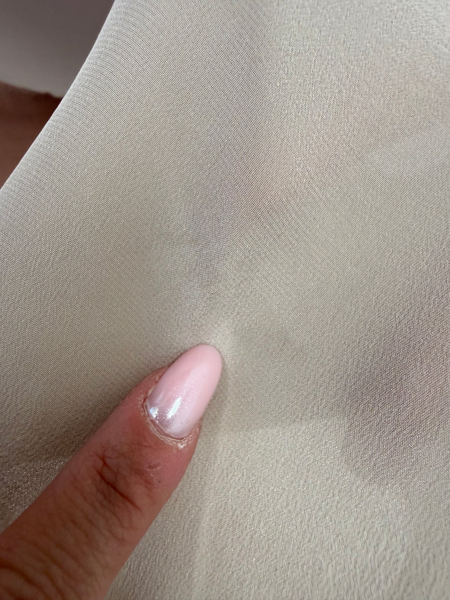 Top sand nude italian usor cambrat din mătase naturală