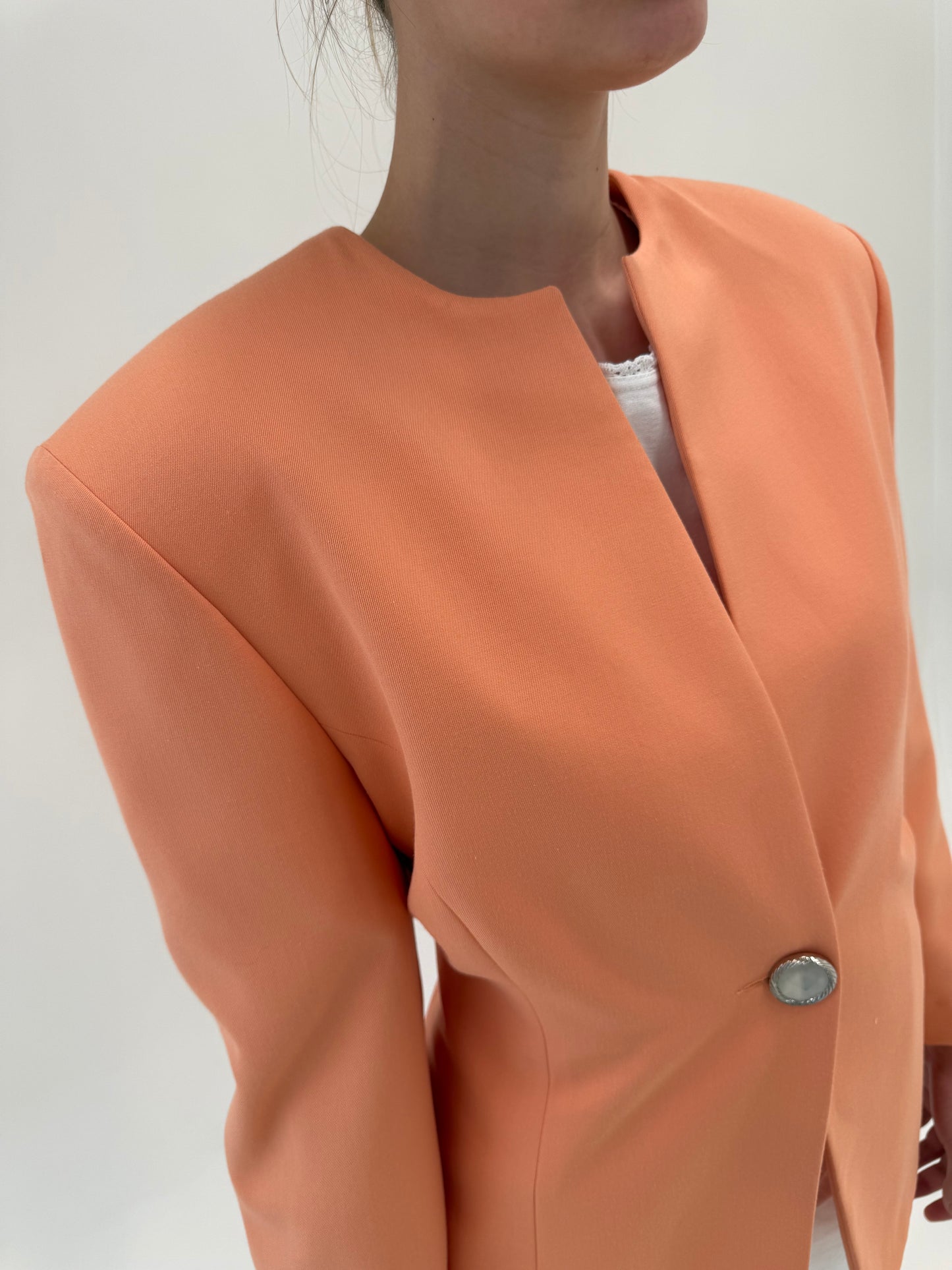 Sacou vintage powder orange în croi minimalist cu închidere tip smoking
